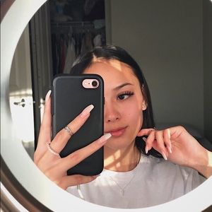 Meet your Posher, Adelina